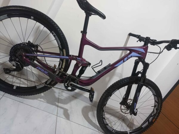 Vendo cuadro de carbon+shox(giant pique aro 27.5 talla M)solo cuadro+shox - Imagen 3